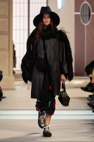 Look 14